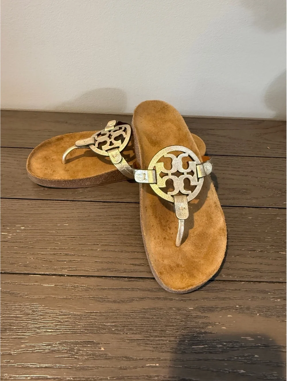 Tory Burch Gold Logo Thong Sandals Size 8.5